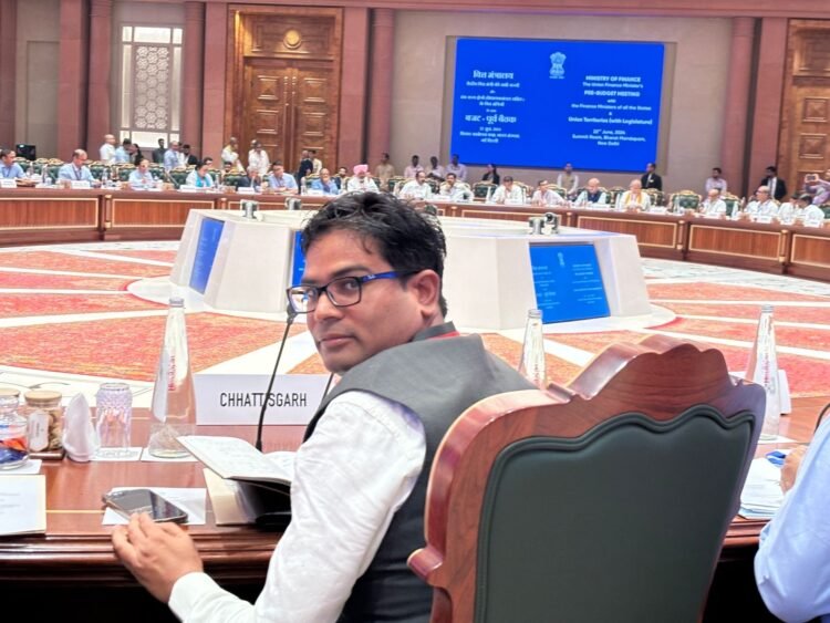 वित्तमंत्री ओपी चौधरी ने एनसीआर की तर्ज पर स्टेट कैपिटल रीजन के विकास के लिए आर्थिक सहायता का किया आग्रह