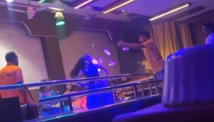 राजधानी में डीजे की धुन पर अश्लील डांस के साथ राते हो रही रंगीन,