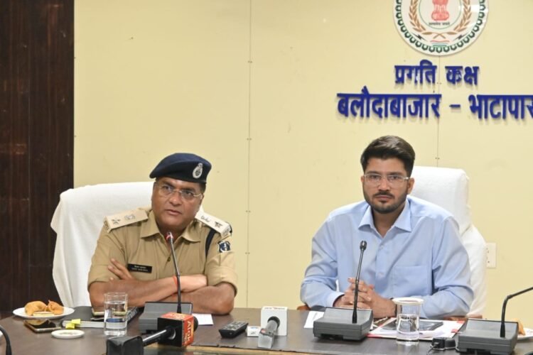 बलौदाबाजार आगजनी की घटना में करीब 12 करोड़ क्षति का अनुमान,पीड़ितों को बीमा कम्पनी द्वारा राशि मिलना शुरू,कलेक्टर -एसपी ने भविष्य की रणनीति को लेकर मीडिया से की चर्चा