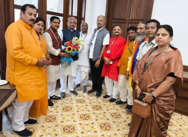 संसद भवन में छत्तीसगढ़ के सांसदों से मिले मुख्यमंत्री विष्णुदेव साय