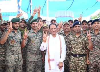 गलगम पहुंचे मुख्यमंत्री विष्णु देव साय,जवानों का हौसला बढ़ाया:नक्सल विरोधी अभियान की सफलता पर दी बधाई