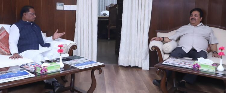 भारतीय क्रिकेट कंट्रोल बोर्ड (BCCI) के उपाध्यक्ष राजीव शुक्ला ने छत्तीसगढ़ सदन में मुख्यमंत्री विष्णुदेव साय से की मुलाकात