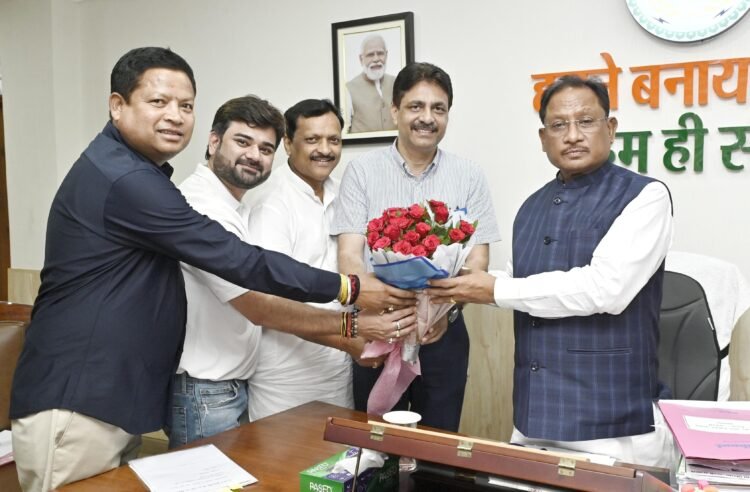 मुख्यमंत्री साय से छत्तीसगढ़ ओलम्पिक संघ के पदाधिकारियों ने की सौजन्य मुलाकात,ओलम्पिक दिवस आयोजन हेतु किया आमंत्रित