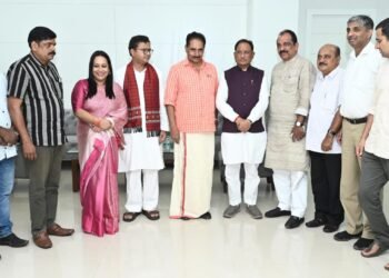 मुख्यमंत्री साय से केरल एवं ओडिशा के सांसदों के प्रतिनिधिमंडल ने की सौजन्य मुलाकात