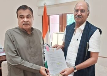 कुम्हारी टोल प्लाजा को बंद करने व अन्य विकास कार्यों को लेकर केंद्रीय सड़क परिवहन मंत्री नितिन गडकरी से मिले सांसद बृजमोहन अग्रवाल