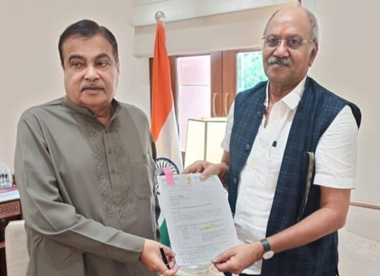 कुम्हारी टोल प्लाजा को बंद करने व अन्य विकास कार्यों को लेकर केंद्रीय सड़क परिवहन मंत्री नितिन गडकरी से मिले सांसद बृजमोहन अग्रवाल