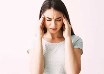 महिलाओं को पुरुषों की तुलना में क्या ज्यादा होता है सिरदर्द, जानिए.