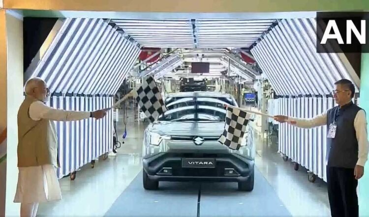 पीएम मोदी ने Maruti Suzuki e-VITARA EV को दी हरी झंडी