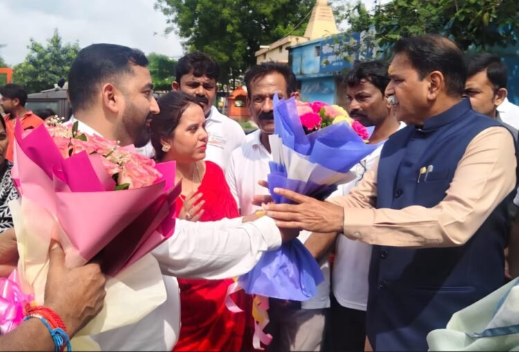 प्रधानमंत्री नरेंद्र मोदी के 75वें जन्मदिन के अवसर पर महादेव घाट में चलाया गया स्वच्छता अभियान