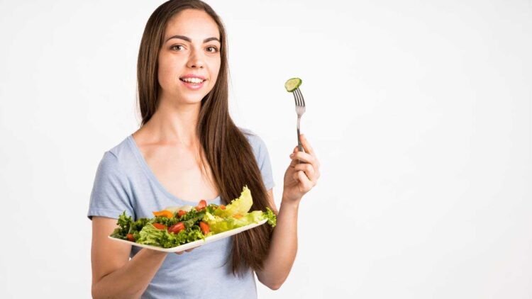 नौ दिन तक सिर्फ फलाहार लेने से शरीर पर क्या होता है बदलाव, जानिए