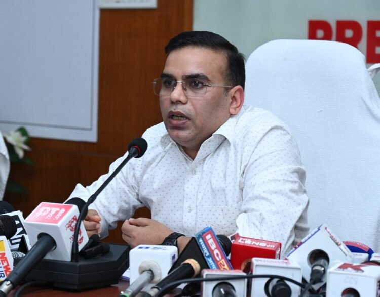 छत्तीसगढ़ में मतदाता सूची के गहन पुनरीक्षण का शुरुआत! राजनीतिक दलों के साथ सीईओ ने की महत्वपूर्ण बैठक तथा विभिन्न मीडिया संस्थानों के साथ प्रेस वार्ता