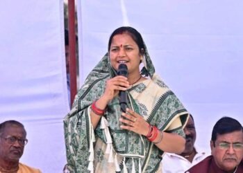 मंत्री लक्ष्मी राजवाड़े के प्रयासों से ग्रामीणों की मांग हुई पूरी