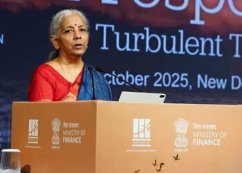 मजबूत घरेलू समर्थन का असर, वैश्विक अस्थिरता के बावजूद तेजी से बढ़ रही भारतीय अर्थव्यवस्था