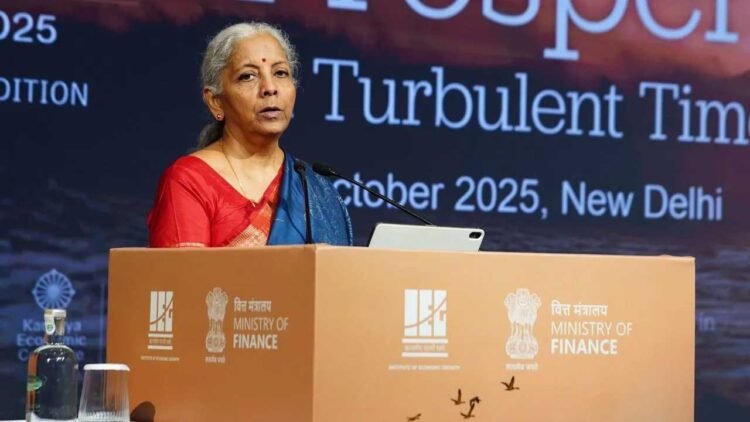 मजबूत घरेलू समर्थन का असर, वैश्विक अस्थिरता के बावजूद तेजी से बढ़ रही भारतीय अर्थव्यवस्था