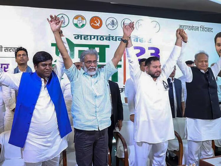 महागठबंधन में सीट शेयरिंग पर था विवाद, मुकेश सहनी बोले- अगर NDA से हाथ मिला लूं तो…