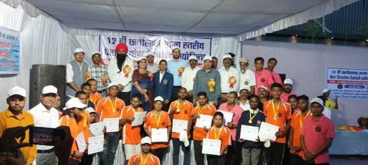 राज्यस्तरीय पैरा दिव्यांग तैराकी प्रतियोगिता में जशपुर खिलाड़ियों ने शानदार प्रदर्शन कर तीन गोल्ड और दो सिल्वर मैडल किए हासिल