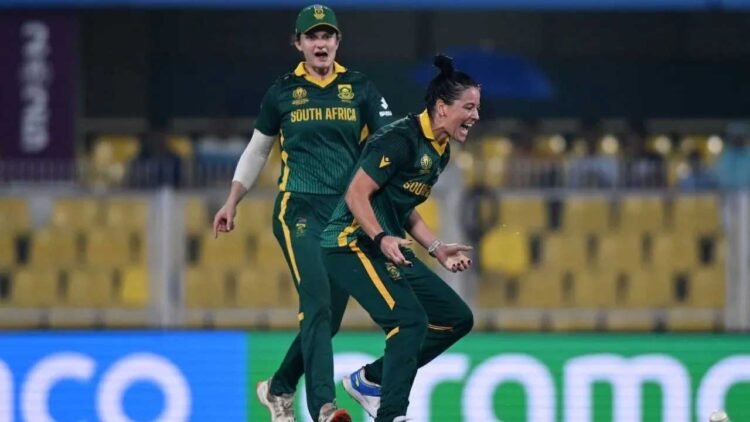 इंग्लैंड को 125 रन से धूल चटाकर फाइनल में पहुंची साउथ अफ्रीका, वोलवार्ट का शतक