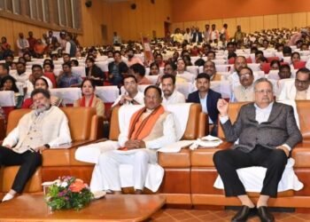 मुख्यमंत्री विष्णु देव साय ने सुनी  ‘मन की बात’ की 128 वीं कड़ी,प्रधानमंत्री नरेंद्र मोदी ने मन की बात में नेचर फॉर्मिंग को बढ़ावा देने, खाद्यान्न उत्पादन में रिकॉर्ड बढ़ोत्तरी की प्रशंसा