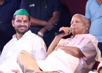 लालू-राबड़ी को सताया जा रहा? तेज प्रताप ने रोहिणी मामले में मोदी और बिहार सरकार से मांगी मदद