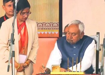 नीतीश कुमार ने 10वीं बार ली मुख्यमंत्री पद की शपथ, सम्राट चौधरी और विजय सिन्हा बने बिहार के डिप्टी सीएम