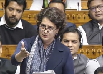 महात्मा गांधी मेरे परिवार के नहीं थे, नाम बदलने की सनक ठीक नहीं; जी राम जी योजना पर फायर हुईं प्रियंका