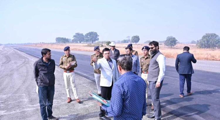 राष्ट्रपति द्रौपदी मुर्मू के प्रस्तावित आगमन की तैयारी के संबंध में कलेक्टर एवं एसएसपी ने आगडीह का किया निरीक्षण