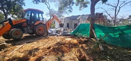 वन भूमि से अतिक्रमण हटाने पर जिला प्रशासन की सख्ती, दो दिनों में करीब 100 मकान हटाए गए