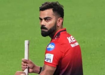 विराट कोहली का इंस्टाग्राम फिर हुआ एक्टिव, फैन्स में मच गया था हड़कंप, क्यों हुआ था गायब?