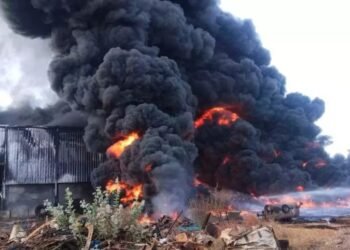 राजनांदगांव के मोंहदी में केमिकल फैक्ट्री में भीषण आग, लाखों का नुकसान