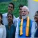 पीएम मोदी ने छात्रों को दी सलाह- टेक्नोलॉजी के गुलाम न बनें, खुद का विस्तार करें