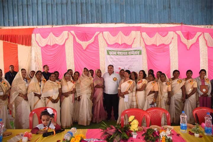 रामगढ़ में मितानिनों द्वारा आयोजित स्वास्थ्य पंचायत सम्मेलन में शामिल हुए पर्यटन एवं संस्कृति मंत्री श्री राजेश अग्रवाल