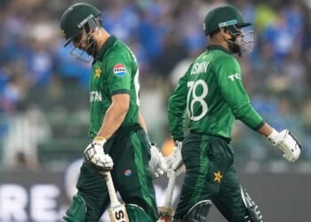 सोना हुआ सस्ता, चांदी में 3% की भारी गिरावट, कहां तक आए भाव