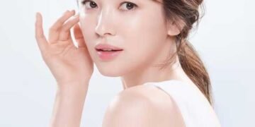 सिर्फ 10 दिन में पाएं बेदाग निखार! ग्लास स्किन के लिए चावल में मिलाकर लगाएं ये 3 चीजें