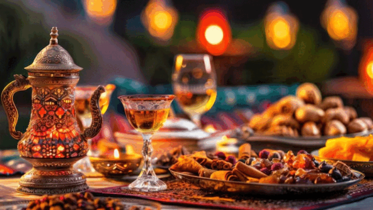 रोजा खोलने के बाद महसूस होती है कमजोरी और एसिडिटी? इफ्तार में पिएं ये 6 हेल्दी ड्रिंक्स