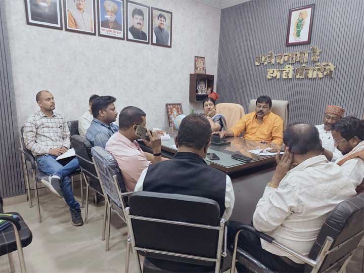 निगम जल विभाग अध्यक्ष संतोष सीमा साहू एवं जोन 3 अध्यक्ष साधना प्रमोद साहू ने गर्मी में पेयजल आपूर्ति की तैयारी को लेकर पार्षदों की आवश्यक बैठक ली