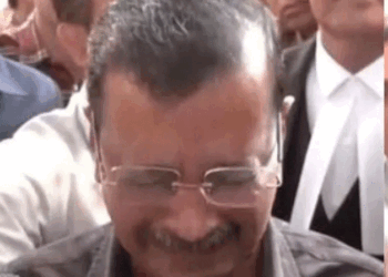 शराब घोटाले से बरी होते ही फूट-फूटकर रोए अरविंद केजरीवाल, कोर्ट ने CBI की ‘थ्योरी’ को किया खारिज और लगाई फटकार