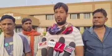 पत्रकारिता की दबंगई दिखा कर शासकीय कार्य में बाधा डालने वाले पंचायत में वसूली करने वाले युवक पर SP कार्यालय में कानूनी कार्यवाही करने सौंपा जनप्रतिनिधियों ने सौंपा ज्ञापन।