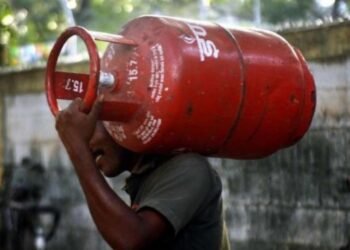 सरकार ने बढ़ाया कमर्शियल LPG कोटा, होटल-रेस्टोरेंट को अब ज्यादा गैस