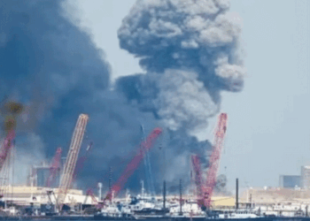 ईरान ने कुवैत-बहरीन में अमेरिकी बेस पर की बारूद की बारिश, क्या वाकई ‘अब्राहम लिंकन’ कैरियर हुआ शिकार?