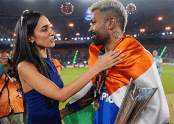 हार्दिक पांड्या ने किया ‘राष्ट्रीय ध्वज’ का अपमान? थाने में दर्ज हुई शिकायत