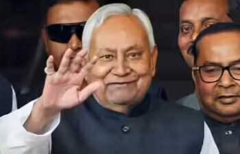 CM पद छोड़ने के लिए कैसे राजी हुए नीतीश कुमार? होली पर सुबह से शाम तक चली उठापटक, जानें इनसाइड स्टोरी