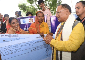 ‘महतारी गौरव वर्ष’ : महिला सशक्तिकरण के नवयुग की ओर अग्रसर छत्तीसगढ़