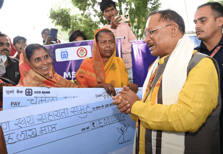 ‘महतारी गौरव वर्ष’ : महिला सशक्तिकरण के नवयुग की ओर अग्रसर छत्तीसगढ़