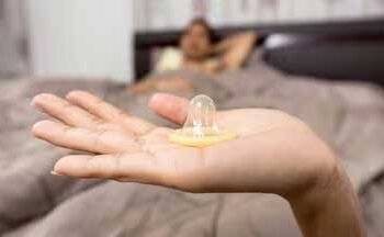 1 पर 4 फ्री शेयर, तीसरी बार बोनस शेयर बांटने जा रही कंडोम कंपनी, एक साल में 525% उछले हैं शेयर