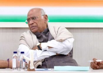 अपनों की बगावत से फिर पस्त कांग्रेस! 11 विधायकों ने दिया धोखा, क्यों नहीं रुक रही क्रॉस-वोटिंग?