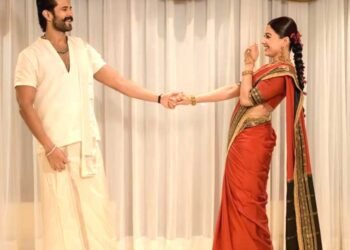 सादगी और रॉयल्टी का परफेक्ट बैलेंस: रश्मिका-विजय के रिसेप्शन लुक्स ने बढ़ाया फैशन क्रेज