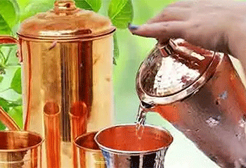 तांबे का पानी पीने से पहले जान लें ये जरूरी बातें! फायदे की जगह हो सकता है नुकसान