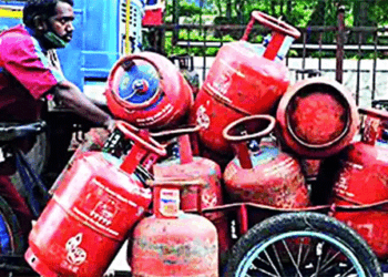 LPG किल्लत से निपटने के लिए भारत का प्लान-B तैयार, अब इन देशों से आ रही LPG की खेप