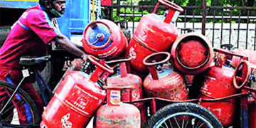 LPG किल्लत से निपटने के लिए भारत का प्लान-B तैयार, अब इन देशों से आ रही LPG की खेप