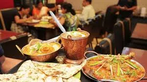 ग्राहकों से होटल-रेस्टॉरेंट में वसूला जा रहा एलपीजी चार्ज